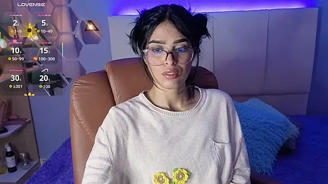 Snapshot of AlessiaVal_ chatting on 09/15/25, 01:44 AlessiaVal online show from 09/15/25, 01:44