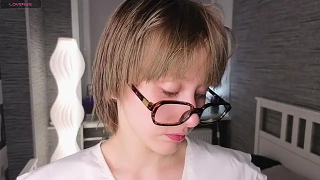 EthalBuffkin online show from 04/10/26, 07:21