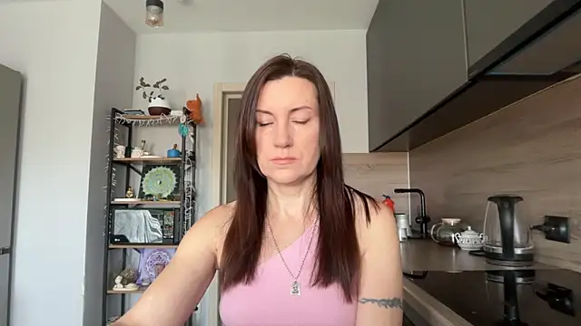 Snapshot of jainesummer chatting on 10/21/25, 09:19 jainesummer online show from 10/21/25, 09:19