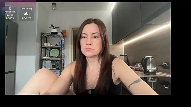 Snapshot of jainesummer chatting on 11/10/25, 10:31 jainesummer online show from 11/10/25, 10:31