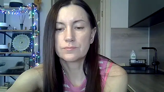 Snapshot of jainesummer chatting on 02/10/25, 10:53 jainesummer online show from 02/10/25, 10:53