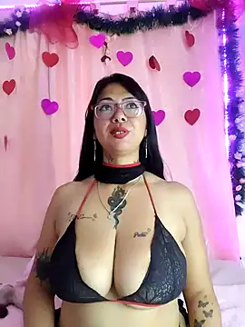 Snapshot of Saloome- chatting on 03/10/25, 04:57 Saloome- online show from 03/10/25, 04:57