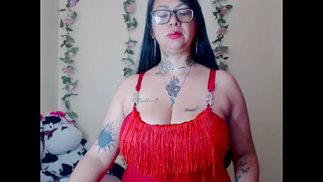 Snapshot of Saloome- chatting on 06/14/26, 05:36 Saloome- online show from 06/14/26, 05:36
