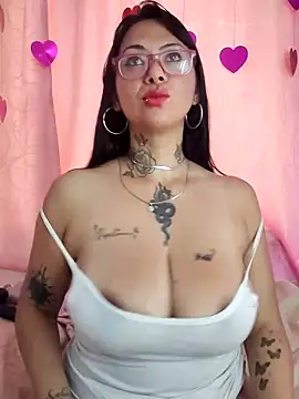 Snapshot of Saloome- chatting on 02/27/25, 05:16 Saloome- online show from 02/27/25, 05:16