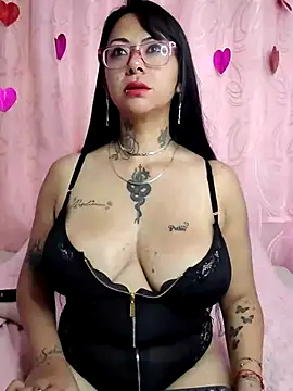Snapshot of Saloome- chatting on 02/24/25, 01:53 Saloome- online show from 02/24/25, 01:53