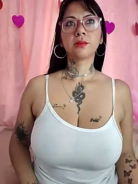 Snapshot of Saloome- chatting on 02/27/25, 02:00 Saloome- online show from 02/27/25, 02:00