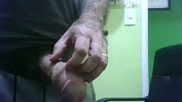 loganwolverine02 online show from 10/29/25, 03:55