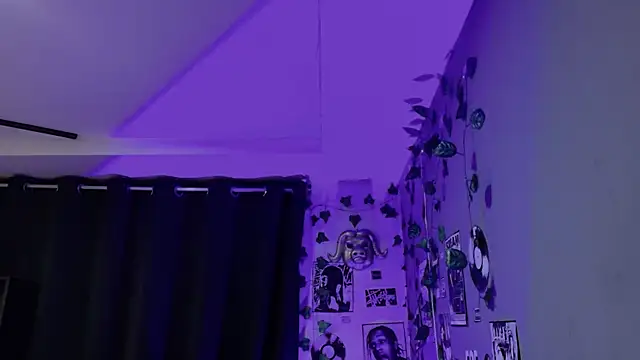 yulianademond66 online show from 04/22/26, 02:13