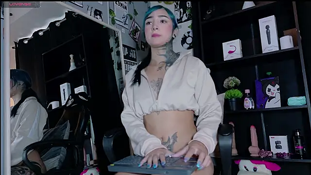 yulianademond66 online show from 03/06/26, 02:01