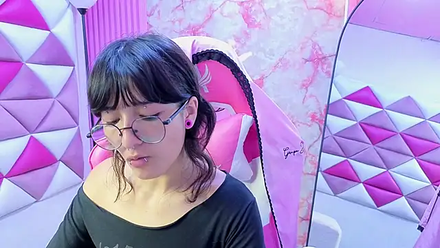 Snapshot of Danny_Face chatting on 02/19/26, 02:25 Danny Face online show from 02/19/26, 02:25