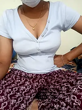 Snapshot of Ammualagitamil chatting on 01/09/25, 04:08 Ammualagitamil online show from 01/09/25, 04:08