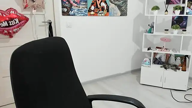 Miram Yu online show from 10/27/25, 05:14