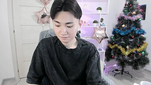 Miram Yu online show from 12/25/24, 04:54