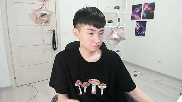 Miram Yu online show from 03/21/25, 08:29