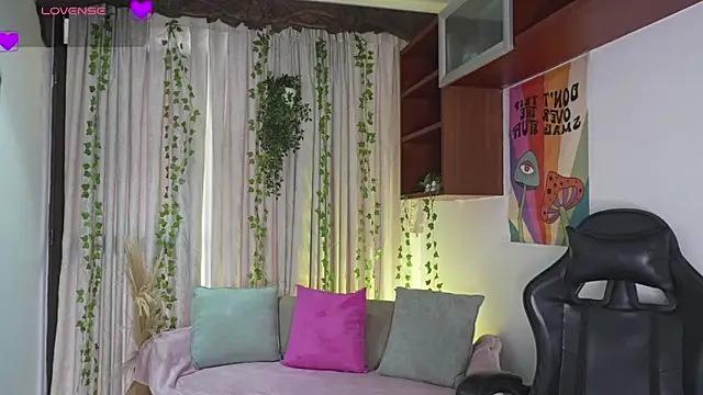 HannaRhodes online show from 02/05/26, 01:51