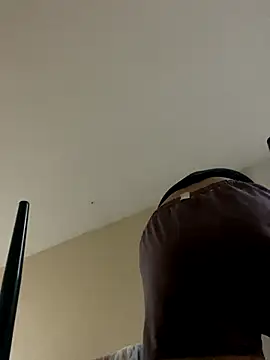 Snapshot of HannaRhodes chatting on 11/26/25, 04:01 HannaRhodes online show from 11/26/25, 04:01