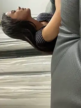 Snapshot of HannaRhodes chatting on 12/05/25, 04:11 HannaRhodes online show from 12/05/25, 04:11