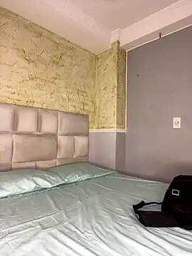 Snapshot of HannaRhodes chatting on 10/30/25, 01:53 HannaRhodes online show from 10/30/25, 01:53