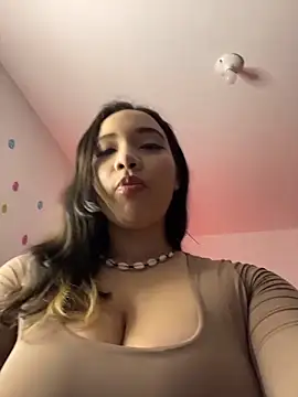MadelineBenet online show from 04/07/26, 04:36