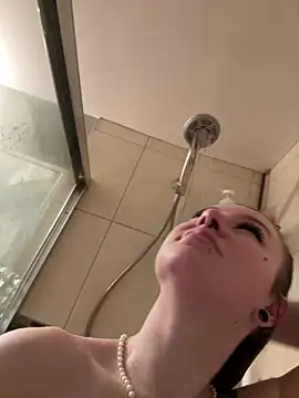 sluttysmiley online show from 12/16/25, 08:07