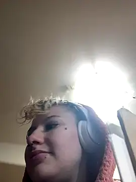 sluttysmiley online show from 12/14/25, 08:42