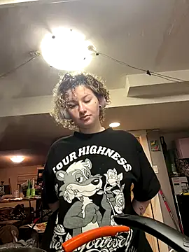 sluttysmiley online show from 12/17/25, 04:06