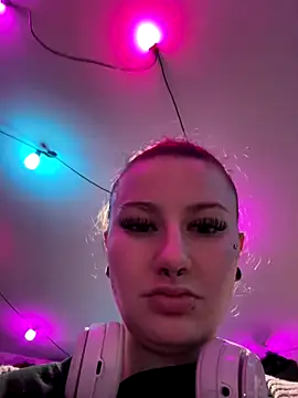 sluttysmiley online show from 12/22/25, 05:51