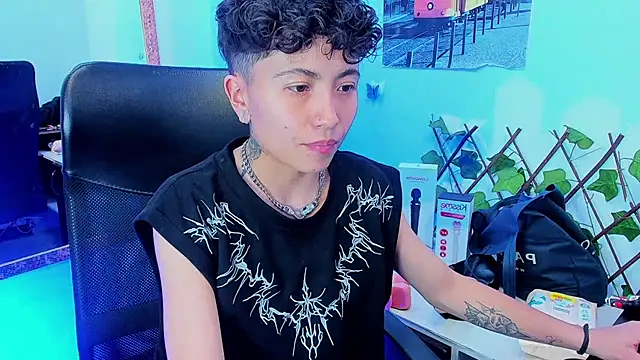 Im Mathias online show from 12/14/25, 01:01