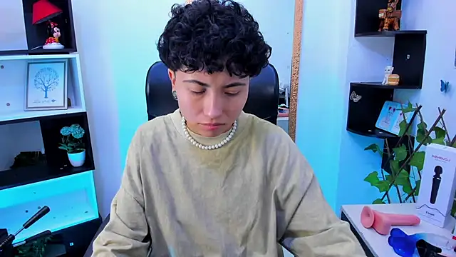 Im Mathias online show from 11/22/25, 01:48