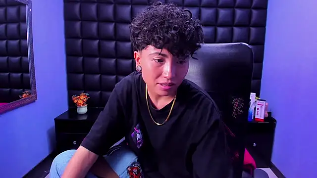 Im Mathias online show from 10/25/25, 04:11