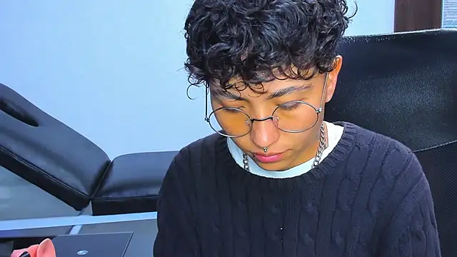 Snapshot of Im_Mathias chatting on 02/14/26, 02:56 Im Mathias online show from 02/14/26, 02:56