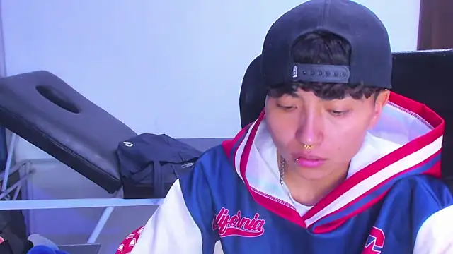 Snapshot of Im_Mathias chatting on 02/03/26, 07:13 Im Mathias online show from 02/03/26, 07:13