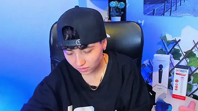 Snapshot of Im_Mathias chatting on 12/21/25, 03:08 Im Mathias online show from 12/21/25, 03:08