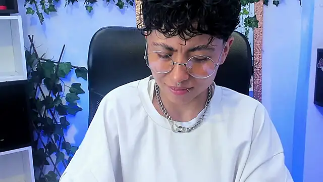 Snapshot of Im_Mathias chatting on 02/13/26, 02:11 Im Mathias online show from 02/13/26, 02:11