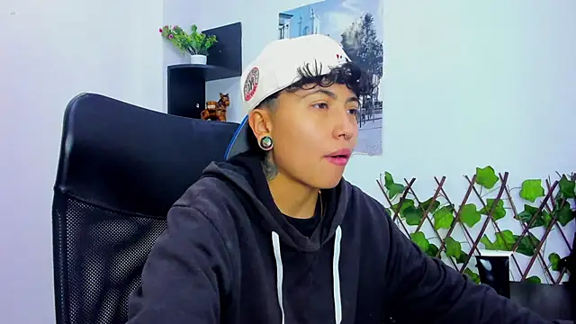 Im Mathias online show from 11/08/25, 04:16