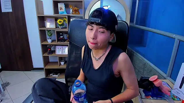 Im Mathias online show from 11/30/25, 12:39