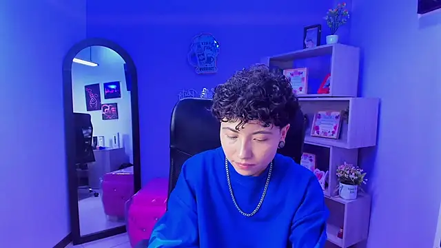 Im Mathias online show from 11/20/25, 04:13