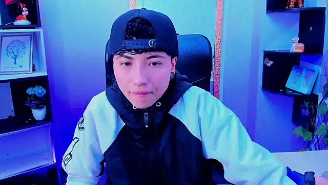 Im Mathias online show from 11/25/25, 02:45