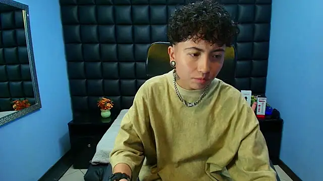 Im Mathias online show from 11/13/25, 02:48