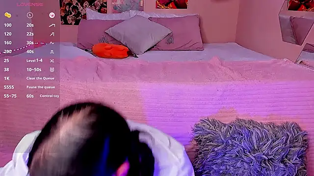 Luna-Chann online show from 03/18/25, 11:09