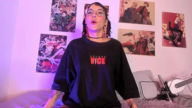 Luna-Chann online show from 11/04/25, 10:02