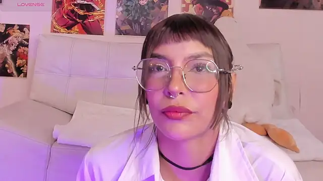 Luna-Chann online show from 09/17/25, 09:06