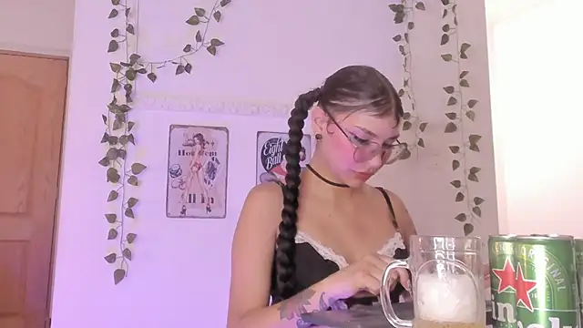 Luna-Chann online show from 09/23/25, 09:00