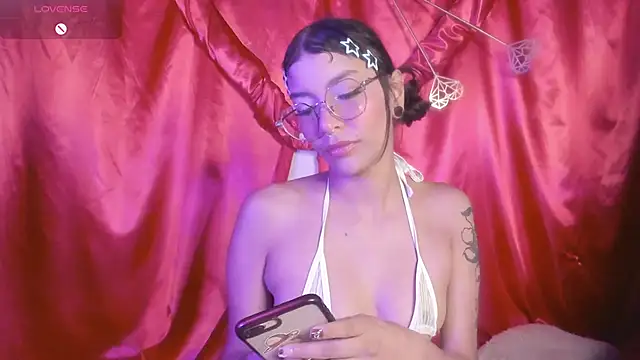 Luna-Chann online show from 02/15/26, 09:25