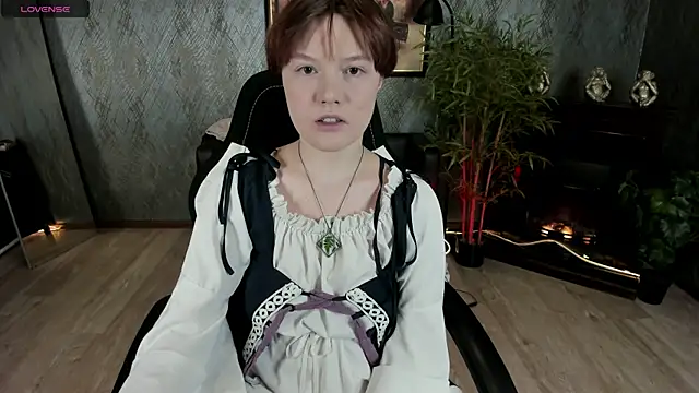 Snapshot of DreamyLuna chatting on 11/28/25, 09:04 DreamyLuna online show from 11/28/25, 09:04