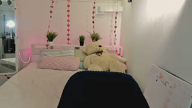 Snapshot of DreamyLuna chatting on 10/09/25, 08:53 DreamyLuna online show from 10/09/25, 08:53