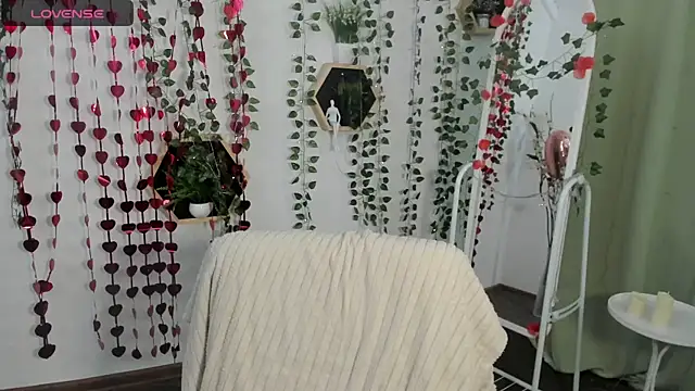 Snapshot of DreamyLuna chatting on 03/01/25, 08:32 DreamyLuna online show from 03/01/25, 08:32