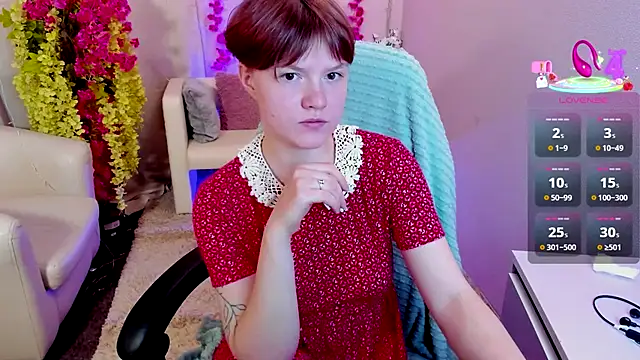 Snapshot of DreamyLuna chatting on 09/14/25, 08:42 DreamyLuna online show from 09/14/25, 08:42