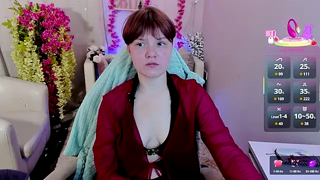 Snapshot of DreamyLuna chatting on 09/17/25, 08:44 DreamyLuna online show from 09/17/25, 08:44