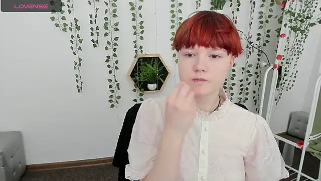 Snapshot of DreamyLuna chatting on 03/15/25, 08:43 DreamyLuna online show from 03/15/25, 08:43